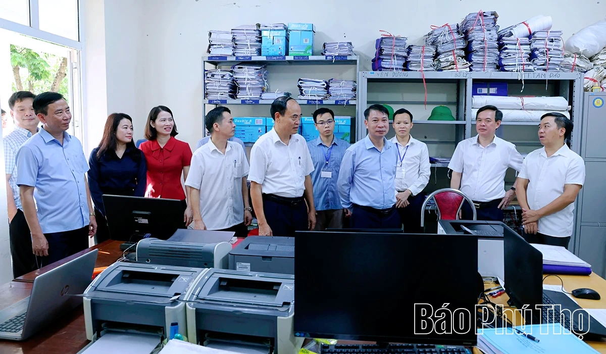 Phó Chủ tịch UBND tỉnh Nguyễn Khắc Hiếu làm việc với xã Đạo Trù