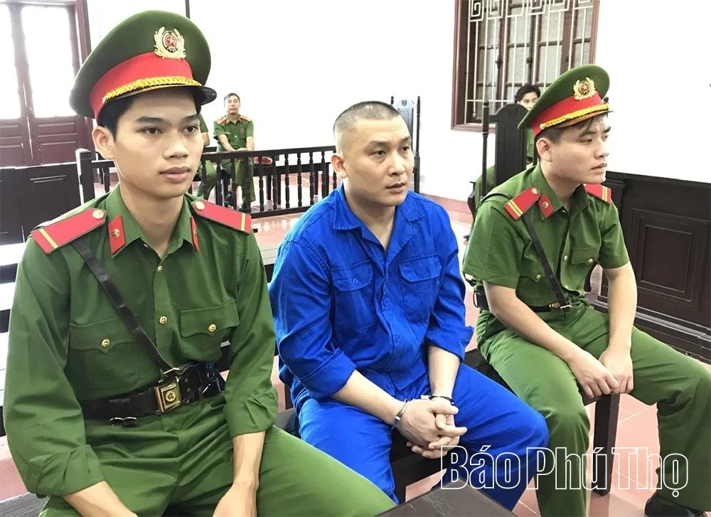 Xét xử phúc thẩm bị cáo tham gia vụ cướp tài sản từ 15 năm trước