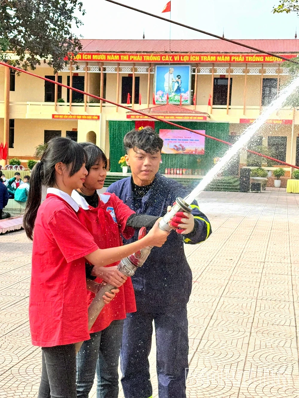 Hướng dẫn tổ chức các hoạt động trong các cơ sở giáo dục