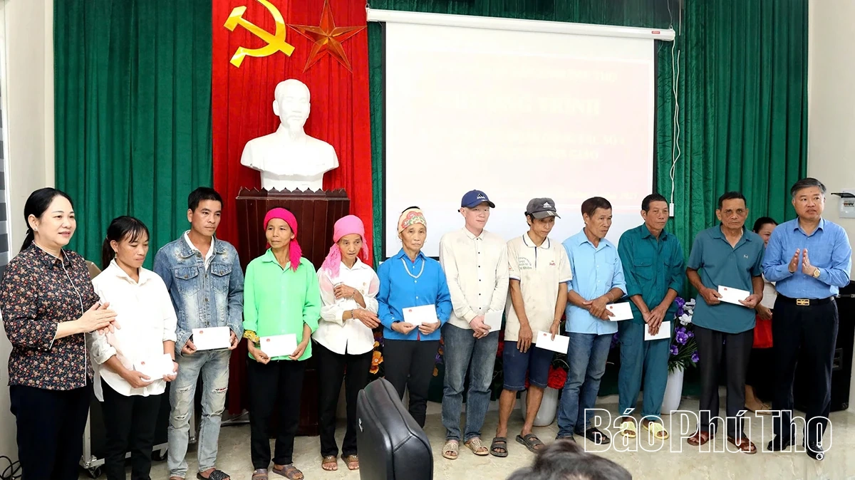 Thứ trưởng Nông Thị Hà kiểm tra công tác dân tộc, tôn giáo tại xã Cao Sơn