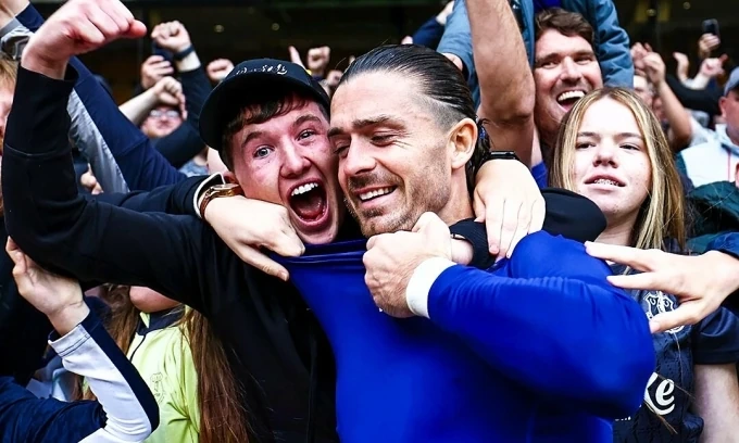 Grealish - người thừa ở Man City thành người hùng Everton