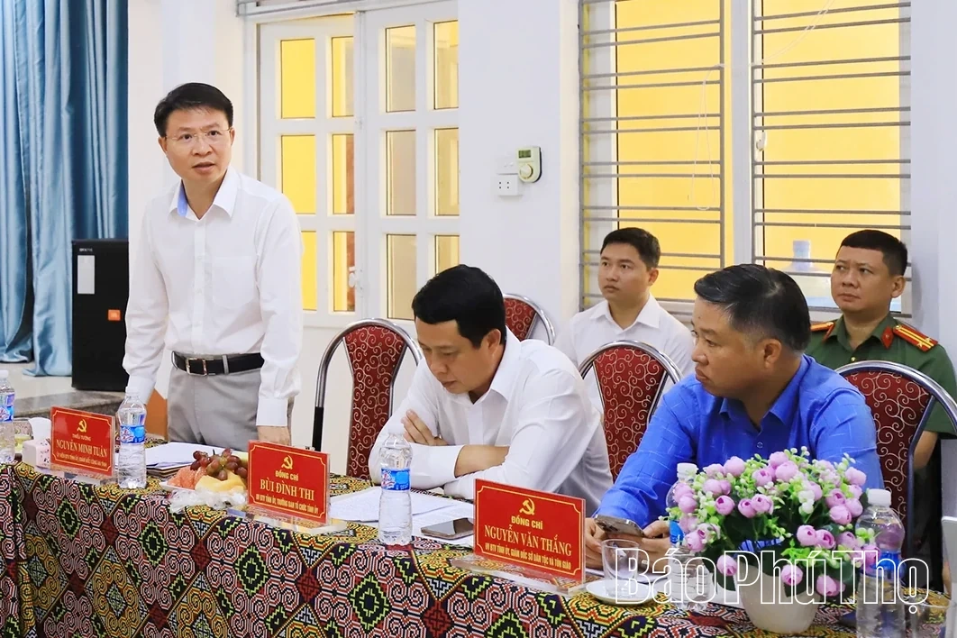 Bí thư Tỉnh uỷ Đặng Xuân Phong thăm và làm việc với Ban Thường vụ Đảng ủy xã Pà Cò