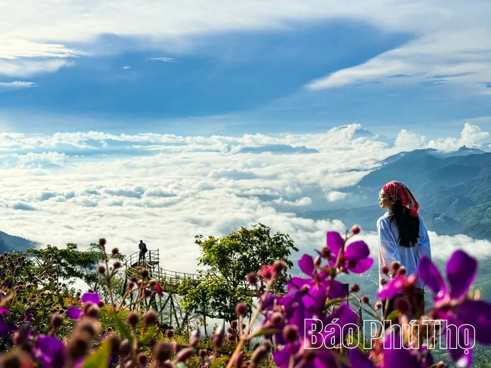 Mây vờn trên đỉnh Hang Kia