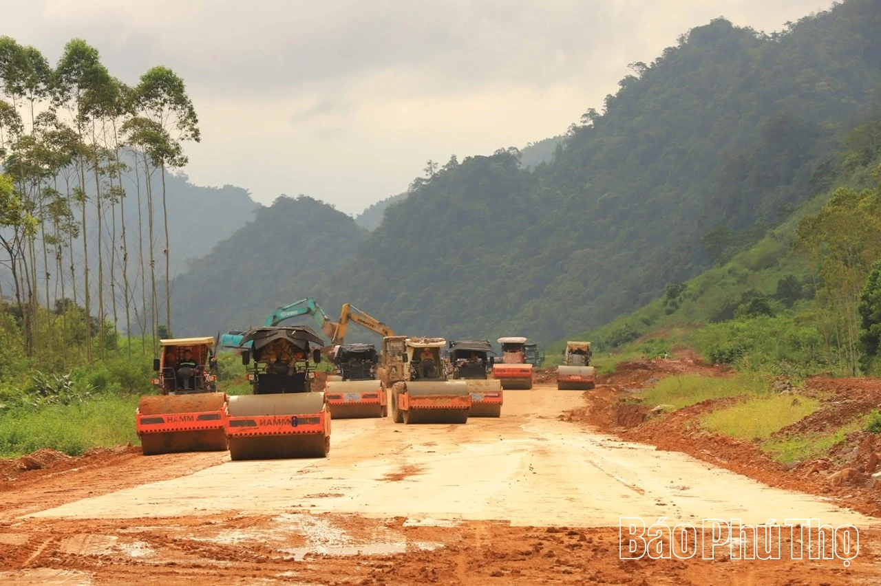 Phú Thọ mở đường cất cánh