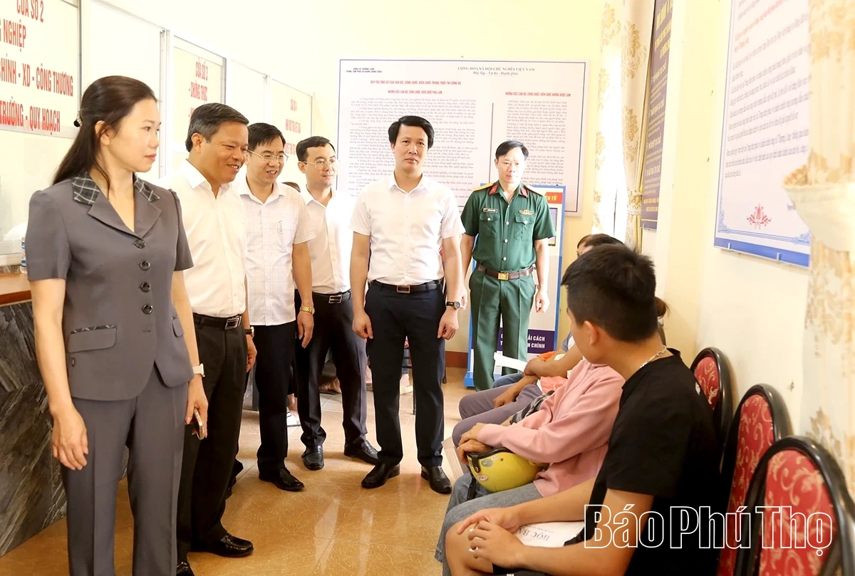 Phó Bí thư Tỉnh ủy Bùi Thị Minh làm việc tại xã Thượng Long về vận hành mô hình chính quyền địa phương 2 cấp