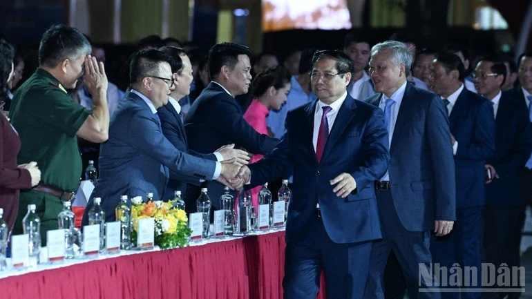 Cùng nhau viết tiếp những trang sử hào hùng của dân tộc bằng tinh thần yêu nước