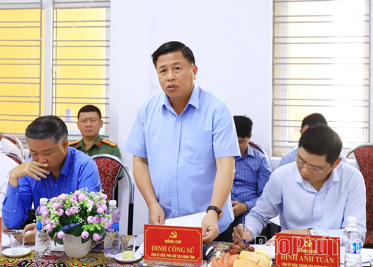 Bí thư Tỉnh uỷ Đặng Xuân Phong thăm và làm việc với Ban Thường vụ Đảng ủy xã Pà Cò