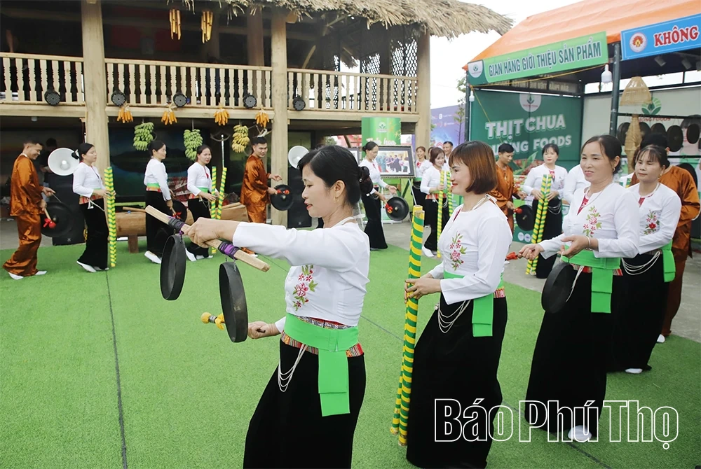 Nghệ thuật trình diễn dân gian độc đáo của người Mường