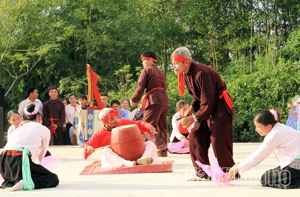Nghệ thuật trình diễn dân gian độc đáo của người Mường