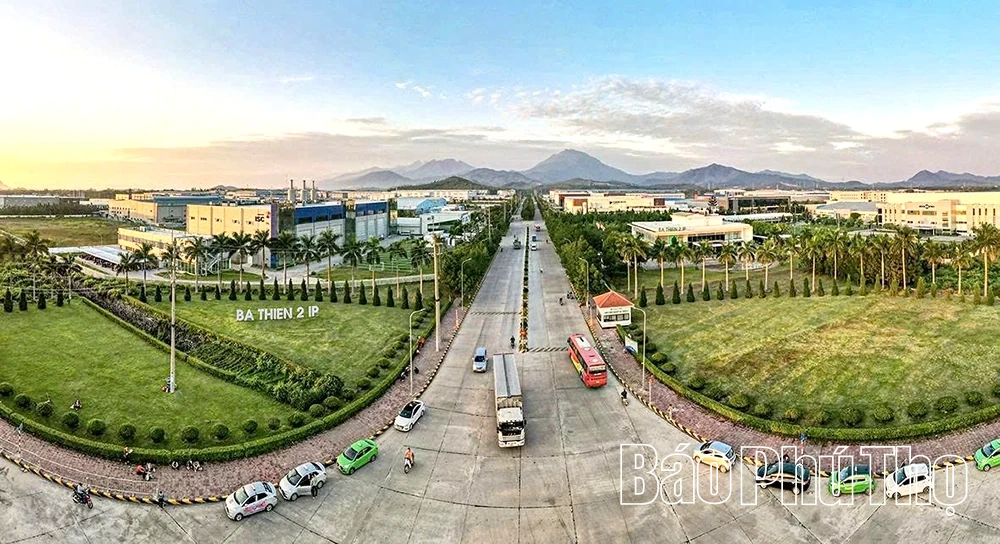 Xã Bình Xuyên lập lại trật tự hành lang an toàn giao thông