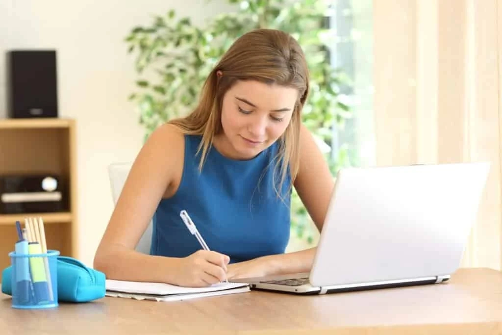 Cách viết luận văn tiếng Anh chuẩn học thuật dễ áp dụng