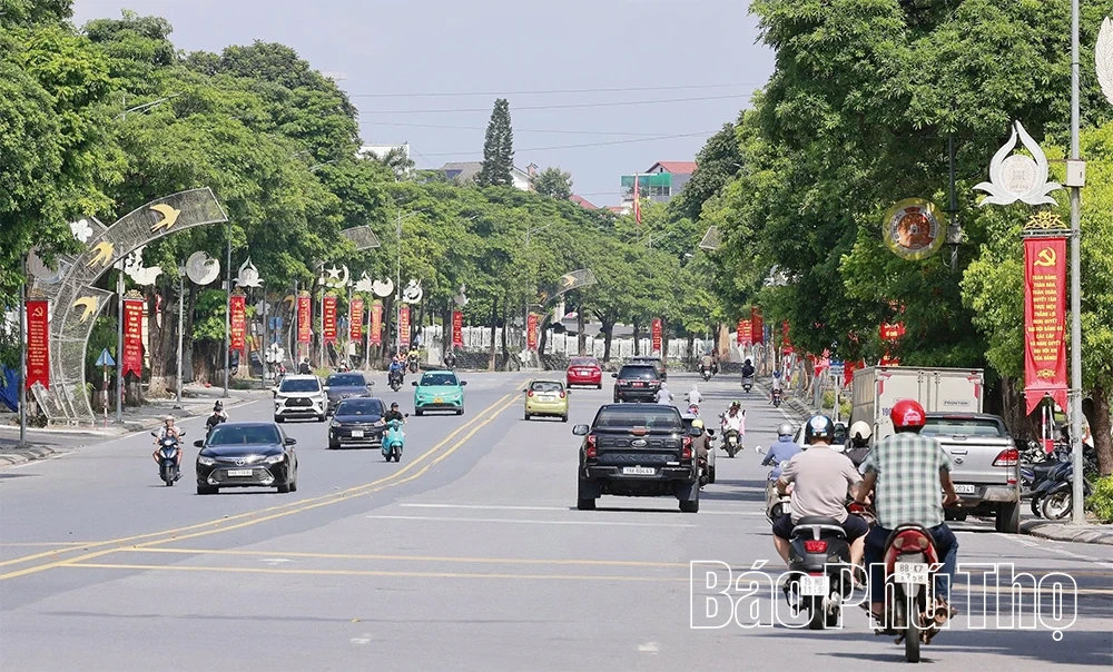 Đẩy mạnh tuyên truyền cổ động trực quan chào mừng ngày hội lớn