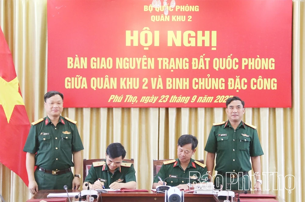 Quân khu 2 bàn giao đất quốc phòng cho Binh chủng Đặc công