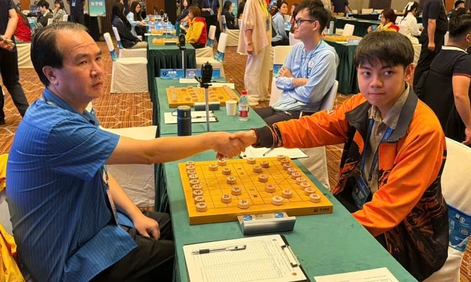 Nguyễn Thành Bảo dẫn đầu giải cờ tướng thế giới