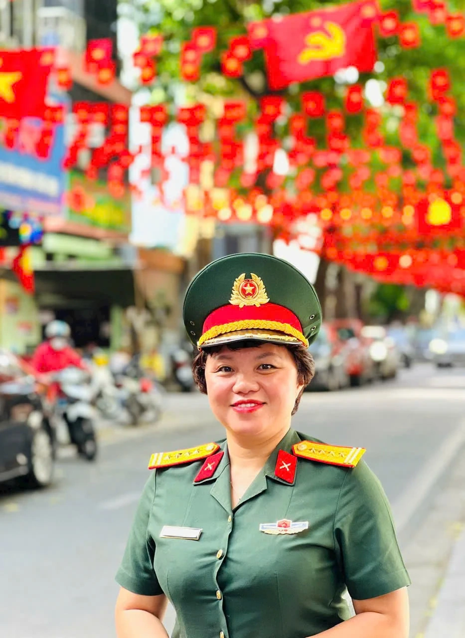 Đại tá Kiều Thanh Thúy trả lời câu hỏi doanh thu 700 tỷ của Mưa đỏ về đâu?