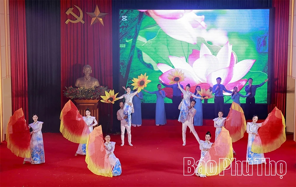 Chương trình văn nghệ chào mừng Đại hội đại biểu Đảng bộ tỉnh lần thứ I, nhiệm kỳ 2025-2030