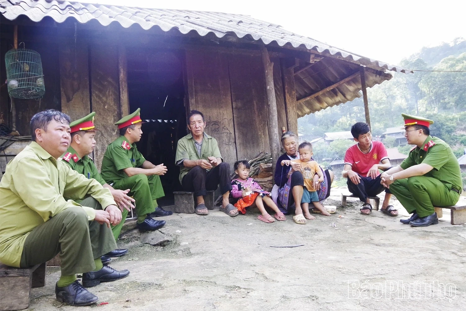 Đổi mới, nâng cao năng lực lãnh đạo, sức chiến đấu của cấp ủy từ Đảng bộ đến các chi bộ trực thuộc