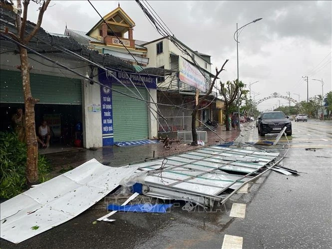 Thủ tướng Chính phủ yêu cầu khẩn trương khắc phục hậu quả bão số 10 và mưa lũ