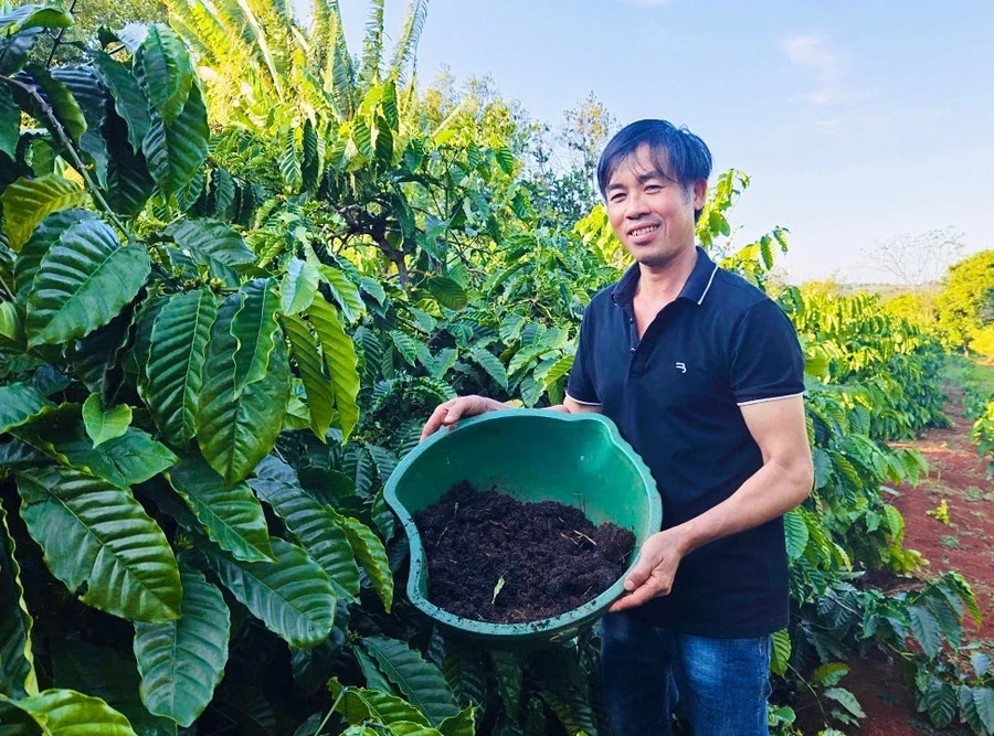 Biến rác thải thành phân bón hữu cơ