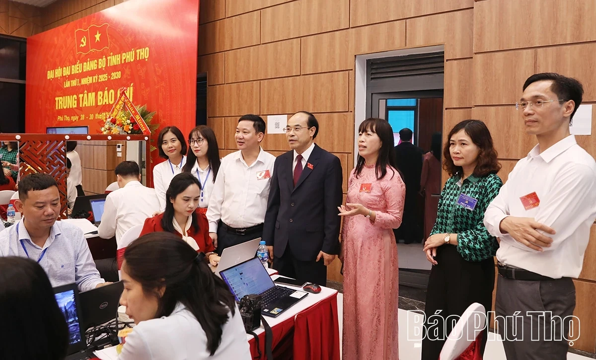 Hân hoan ngày hội lớn