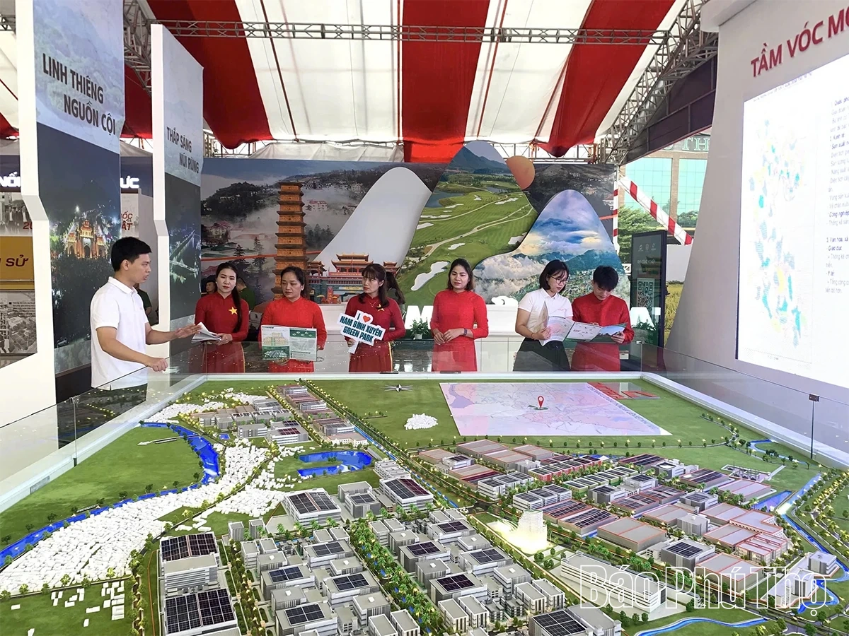 Đa dạng các sản phẩm trưng bày tại Đại hội đại biểu Đảng bộ tỉnh