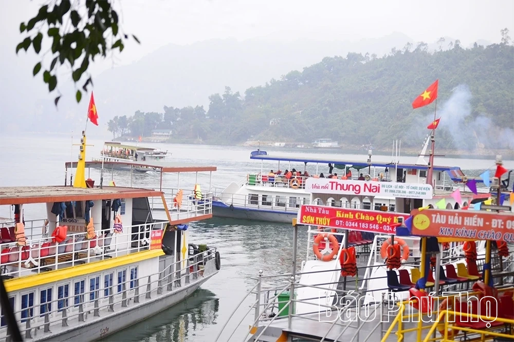 Khai thác lợi thế, nâng cao đời sống Nhân dân xã Thung Nai