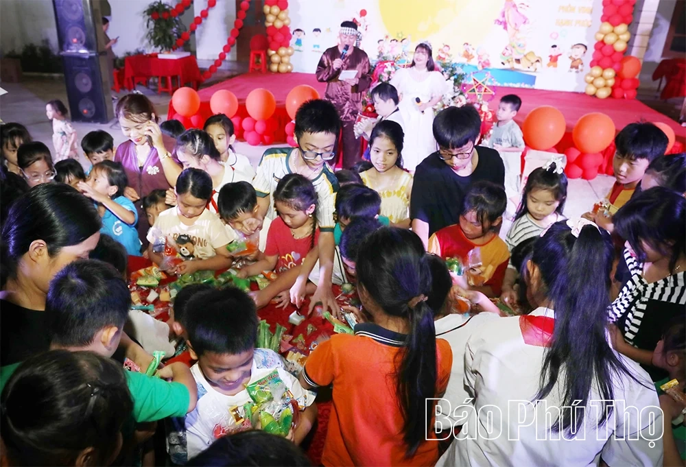 Ấm áp Tết Trung thu “Vầng trăng hy vọng – Trọn vẹn ước mơ”