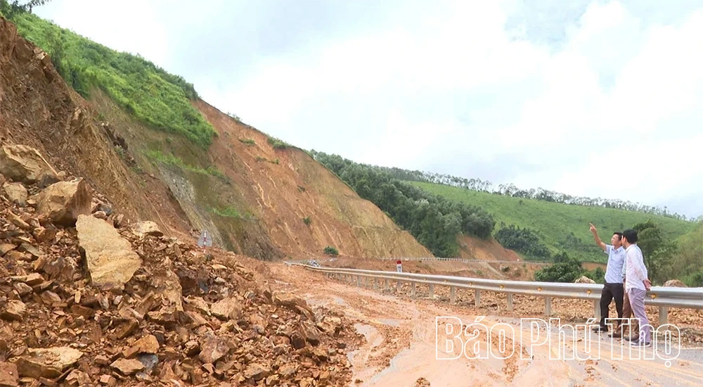 Nhiều tuyến đường dân sinh cần được khẩn trương sửa chữa sau bão