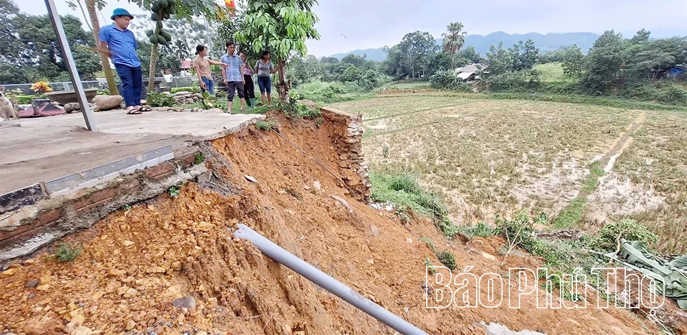 Nhiều tuyến đường dân sinh cần được khẩn trương sửa chữa sau bão