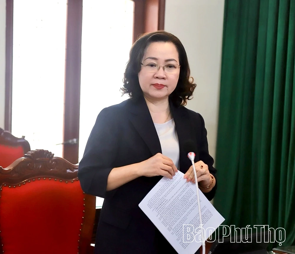 Phó Bí thư Tỉnh uỷ Bùi Thị Minh thăm và làm việc với các xã Yên Thuỷ, Lạc Lương, Yên Trị