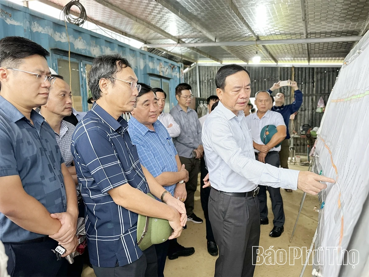 Phó Chủ tịch UBND tỉnh Quách Tất Liêm kiểm tra dự án Cao tốc Hòa Bình - Mộc Châu