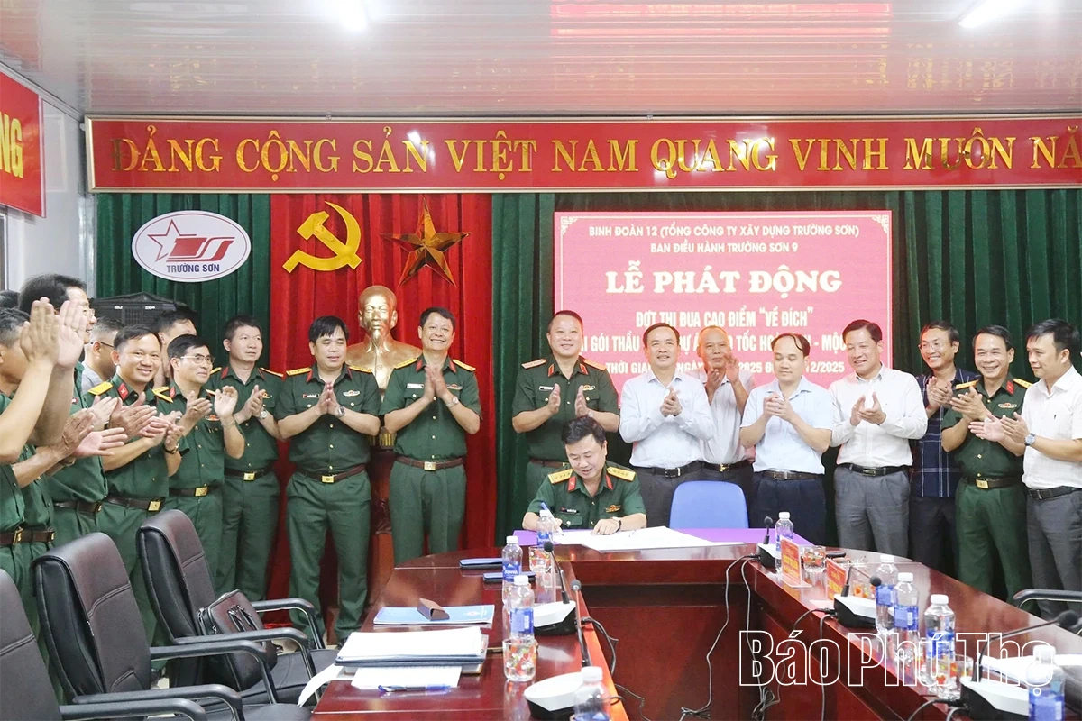Phó Chủ tịch UBND tỉnh Quách Tất Liêm kiểm tra dự án Cao tốc Hòa Bình - Mộc Châu