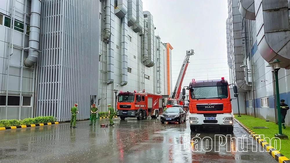 Thực tập phương án chữa cháy, cứu nạn, cứu hộ huy động nhiều lực lượng tại Công ty TNHH BHflex Vina