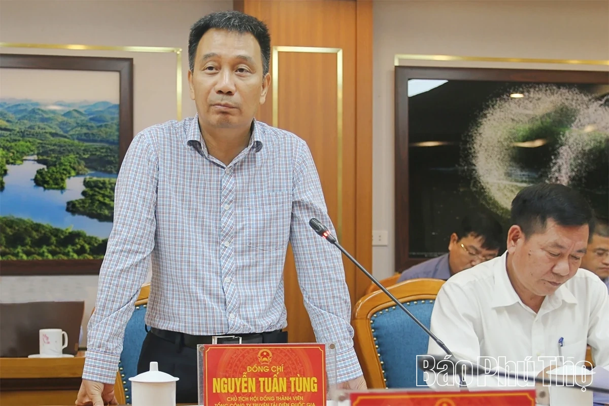 Phó Chủ tịch UBND tỉnh Phùng Thị Kim Nga làm việc với Tổng Công ty Truyền tải điện Quốc gia