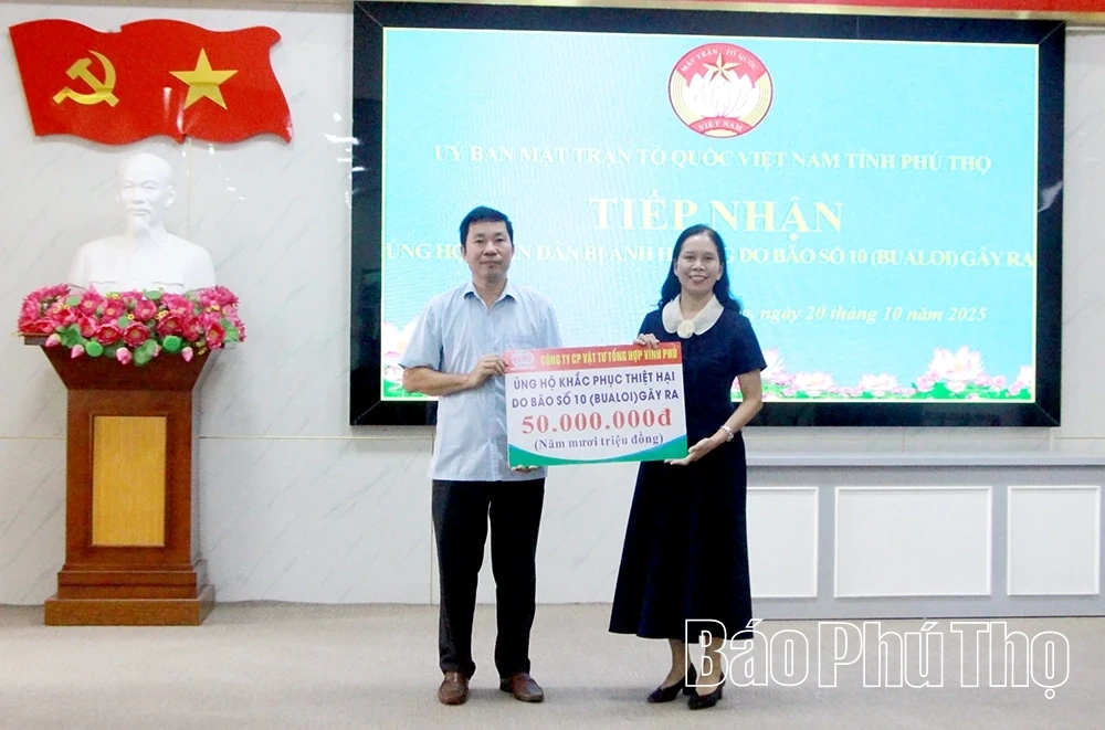 Tiếp nhận 2,5 tỷ đồng ủng hộ để khắc phục hậu quả bão số 10