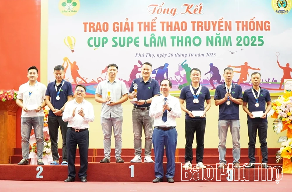 Nói chuyện chuyên đề “Phụ nữ trong kỷ nguyên số”
