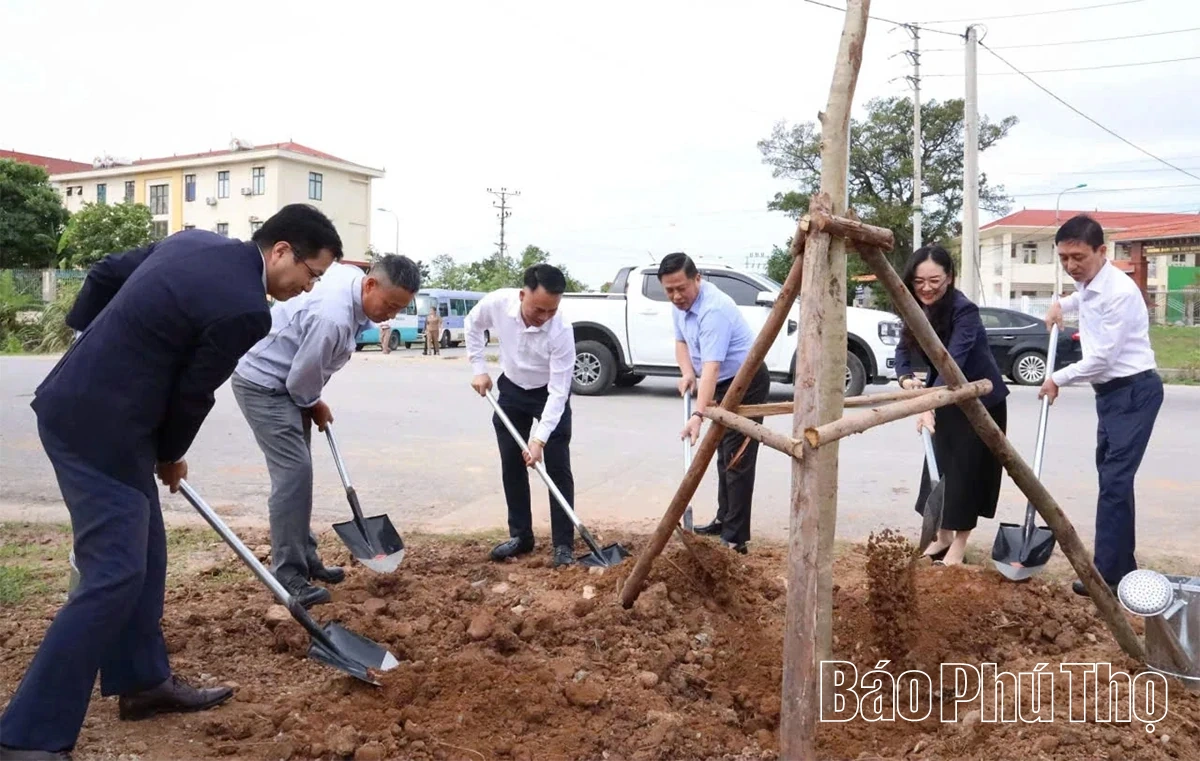 Phát động Chương trình “Vì một Việt Nam xanh” năm 2025