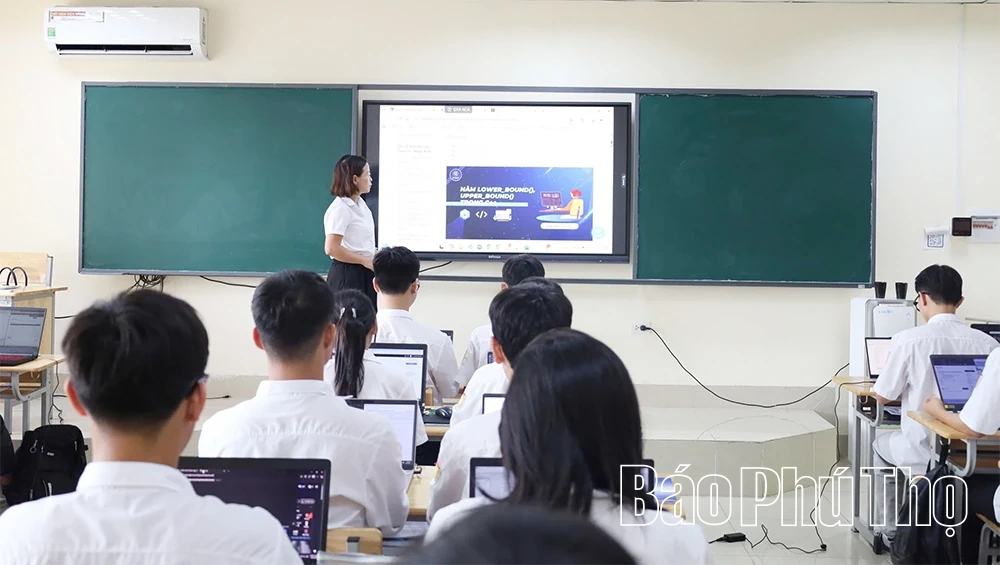 Trường chuyên áp dụng chương trình giáo dục nâng cao