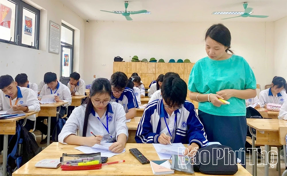 Trường chuyên áp dụng chương trình giáo dục nâng cao
