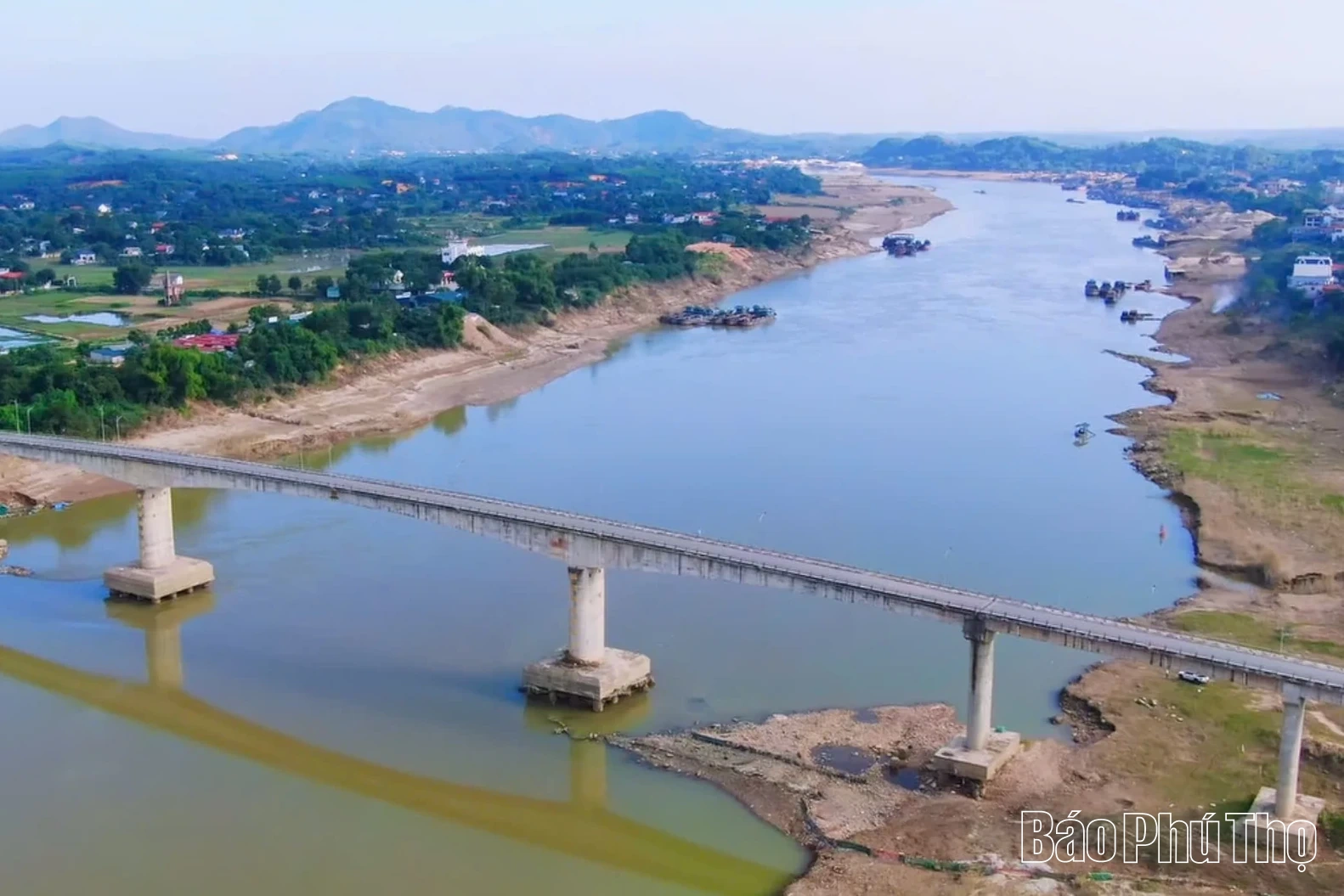 Từ 13h30 ngày 2/11: Cho phép xe mô tô, các phương tiện giao thông thô sơ đường bộ và người đi bộ qua cầu Sông Lô