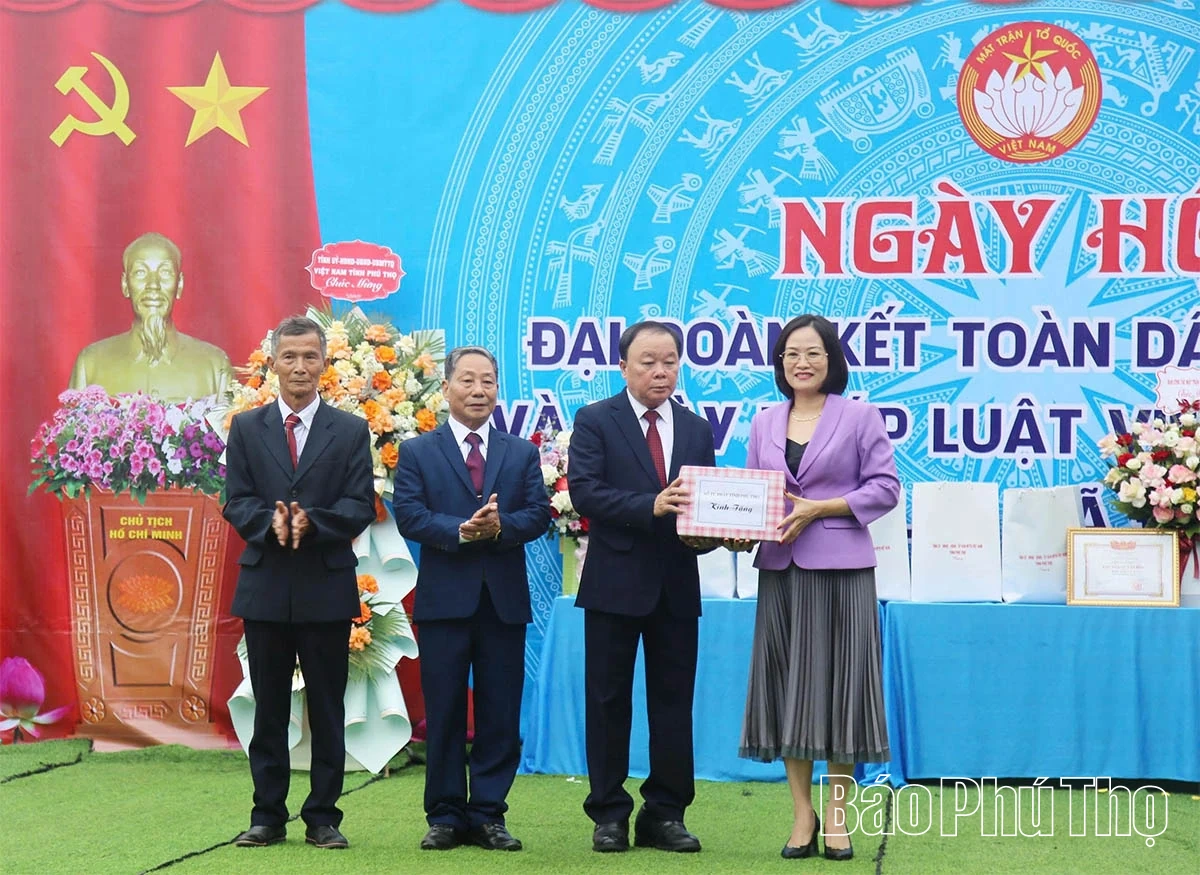 Ngày hội đại đoàn kết toàn dân tộc tại xã Đoan Hùng