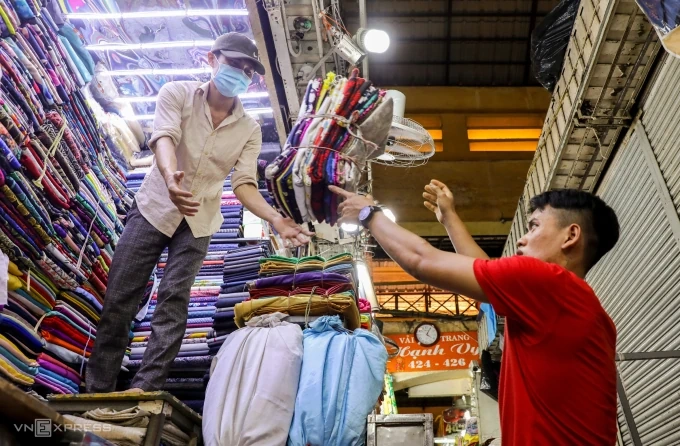 Tiểu thương lo gánh nặng kê khai khi xoá bỏ thuế khoán