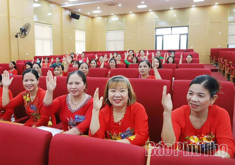 Đại hội đại biểu Phụ nữ xã Bản Nguyên lần thứ I