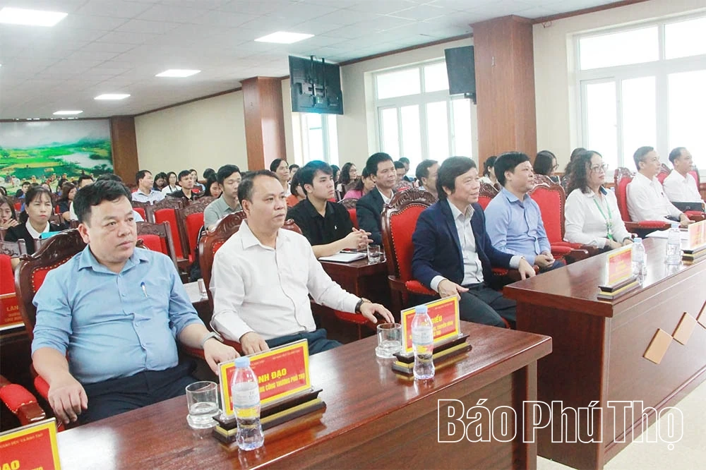 Khai mạc khóa bồi dưỡng kiến thức lý luận chính trị