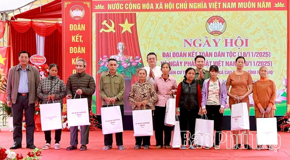 Ngày hội Đại đoàn kết toàn dân tộc tại thôn Sấu Thượng