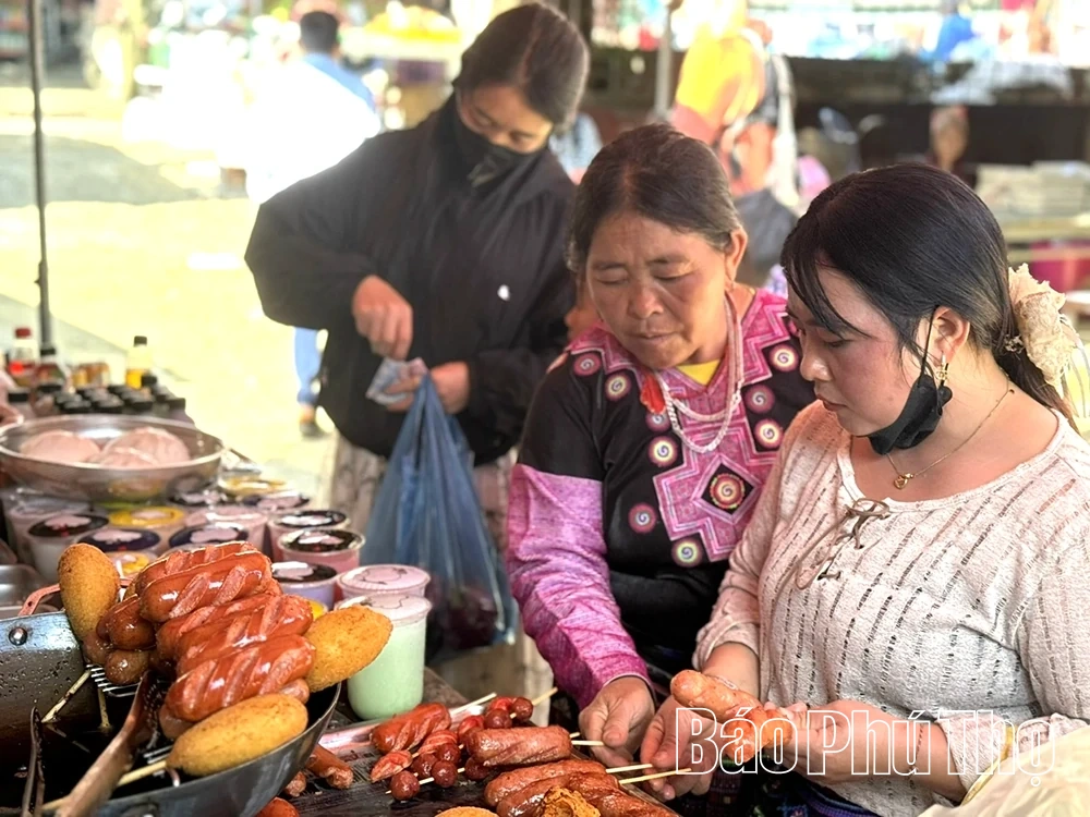 Sắc màu phiên chợ Pà Cò