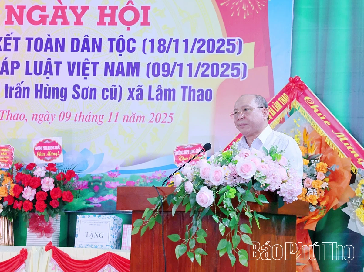 Chủ tịch HĐND, Ủy ban MTTQ tỉnh Bùi Đức Hinh dự Ngày hội Đại đoàn kết toàn dân tộc tại xã Lâm Thao