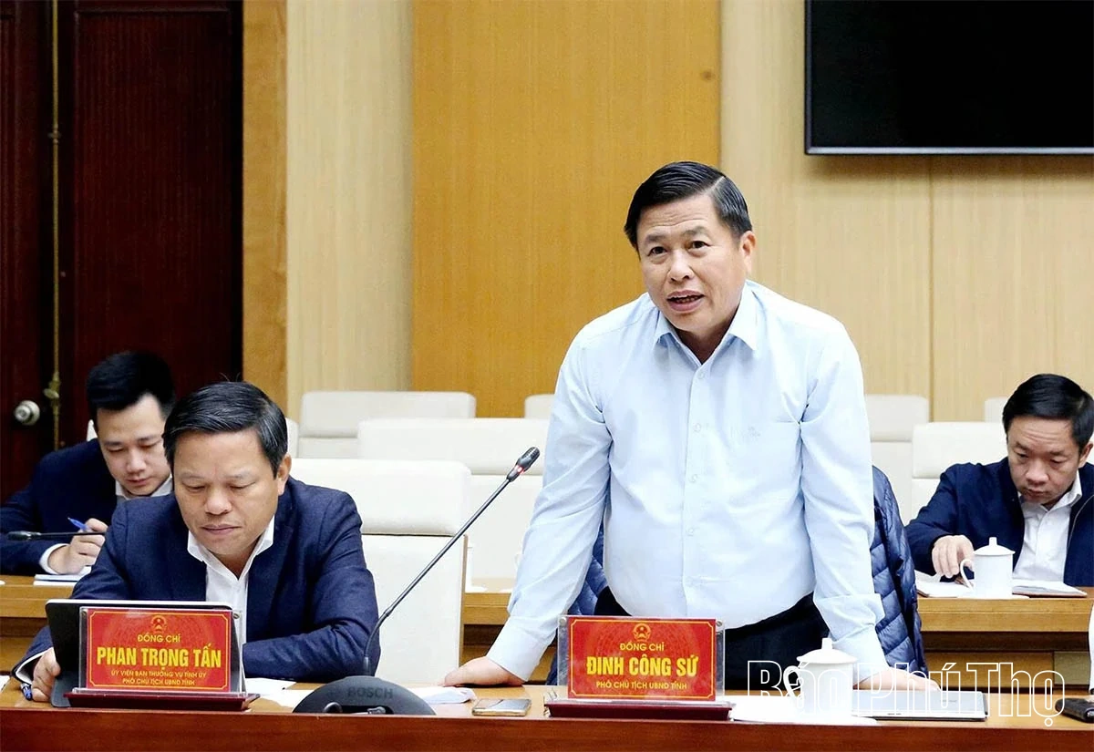 Chủ tịch UBND tỉnh Trần Duy Đông chủ trì hội nghị giao ban giữa Chủ tịch, các Phó Chủ tịch UBND tỉnh