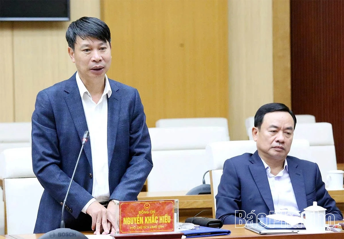 Chủ tịch UBND tỉnh Trần Duy Đông chủ trì hội nghị giao ban giữa Chủ tịch, các Phó Chủ tịch UBND tỉnh