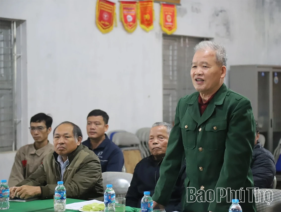 Phó Bí thư Tỉnh uỷ Bùi Thị Minh dự sinh hoạt chi bộ tại xã Liên Sơn